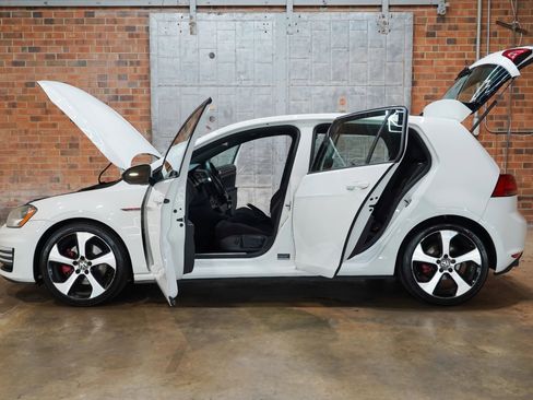 Used 2015 Volkswagen GTI S FWD image 27