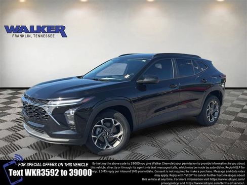 Used 2024 Chevrolet Trax LT w/ Driver Confidence Package FWD image 1