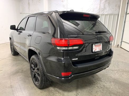 Used 2020 Jeep Grand Cherokee Altitude image 24