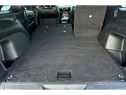 Used 2021 Jeep Grand Cherokee Laredo X image 17