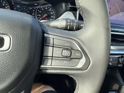 Used 2024 Jeep Compass Latitude image 34