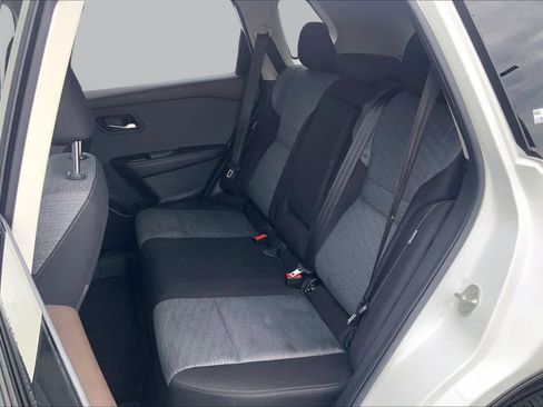 Used 2023 Nissan Rogue SV AWD/4WD image 19