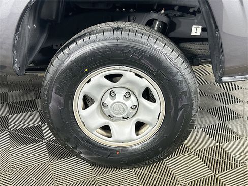 Used 2022 Toyota Tacoma SR image 34