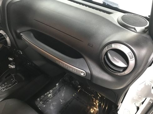 Used 2017 Jeep Wrangler Unlimited Sport w/ Quick Order Package 24S AWD/4WD image 15