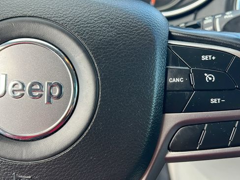 Used 2020 Jeep Cherokee Latitude Plus w/ Cold Weather Group image 20