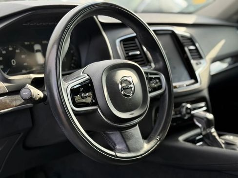 Used 2018 Volvo XC90 T5 Momentum w/ Convenience Package FWD image 31