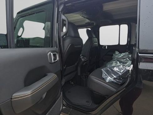 New 2026 Jeep Gladiator Sport image 18