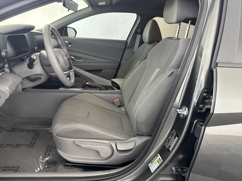 Used 2025 Hyundai Elantra Sport FWD image 27