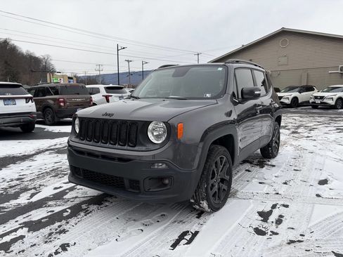 Used 2018 Jeep Renegade Altitude image 5