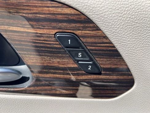 Certified 2024 Chrysler Pacifica Limited FWD image 19