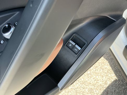 Used 2025 Audi Q5 e Premium image 13