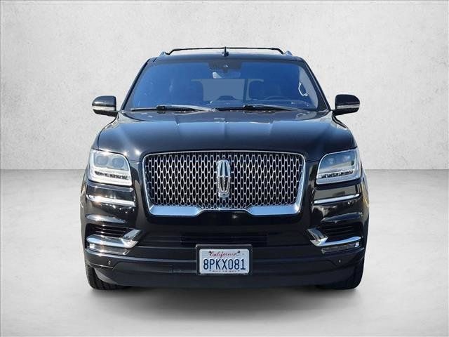 Used 2019 Lincoln Navigator Reserve AWD/4WD image 2