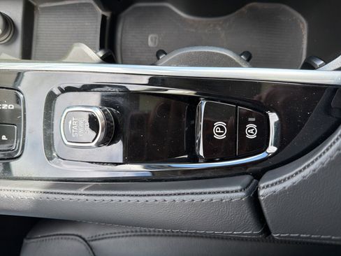 Used 2024 Volvo XC90 B5 Core w/ Protection Package Premier image 51