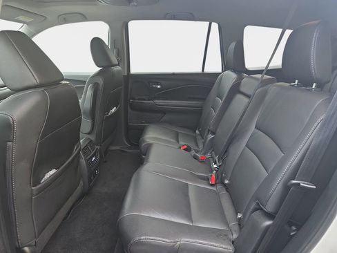 Used 2020 Honda Pilot Touring image 19
