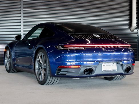 Used 2024 Porsche 911 Carrera T image 3