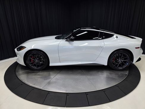 Used 2023 Nissan Z w/ Floor Mat Package (L93) RWD image 10