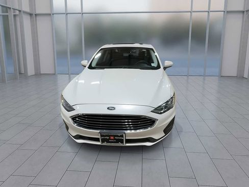 Used 2020 Ford Fusion SE image 3