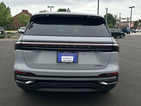 New 2026 Lincoln Nautilus Premier AWD/4WD image 15