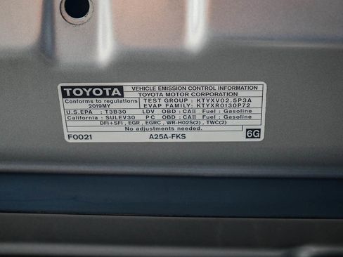 Used 2019 Toyota Camry LE w/ Carpet Mat Package FWD image 26