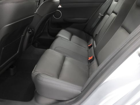 Used 2009 Pontiac G8 GT w/ Premium Package RWD image 9