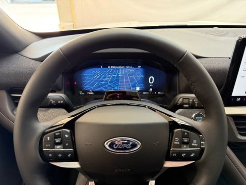 New 2026 Ford Explorer Platinum image 14