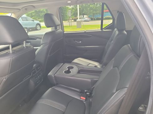 Used 2024 Honda Pilot Touring image 25
