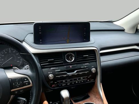 Used 2022 Lexus RX 350L FWD w/ Premium Package image 7