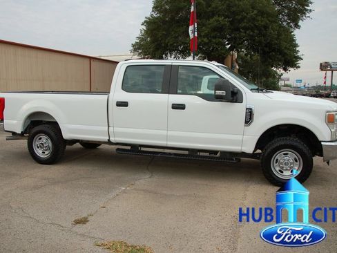 Used 2022 Ford F250 XL w/ Power Equipment Group AWD/4WD image 6