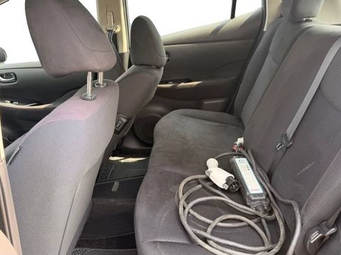 Used 2013 Nissan Leaf SV w/ LED & Quick Charge Pkg FWD image 4