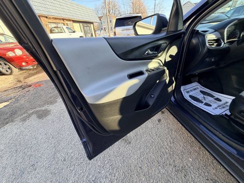 Used 2018 Chevrolet Equinox LT image 38