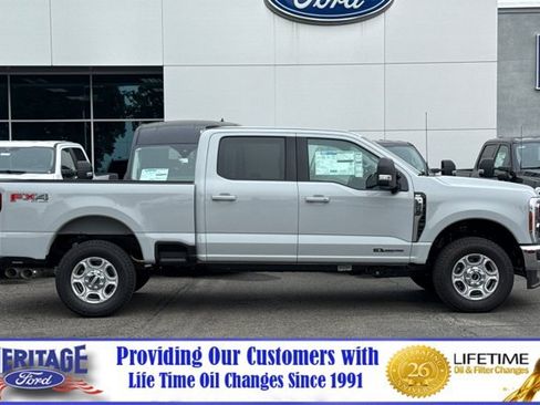 New 2026 Ford F250 XLT w/ XLT Premium Package AWD/4WD image 3