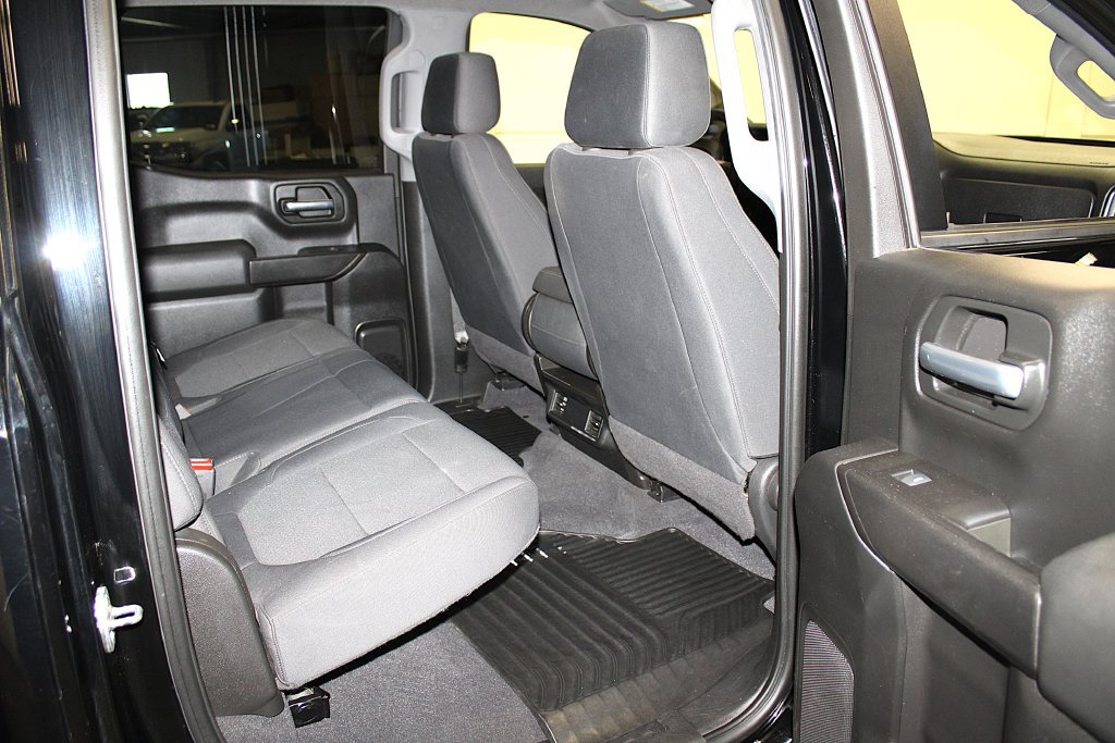 Used 2020 Chevrolet Silverado 1500 Custom w/ Custom Value Package AWD/4WD image 32