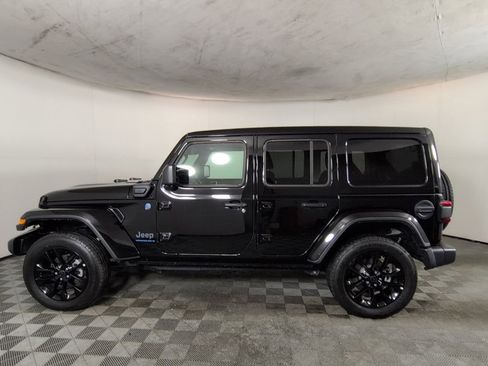 Certified 2025 Jeep Wrangler Unlimited Sahara w/ Safety Group AWD/4WD image 9
