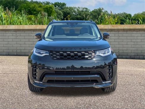 New 2025 Land Rover Discovery Dynamic SE image 2