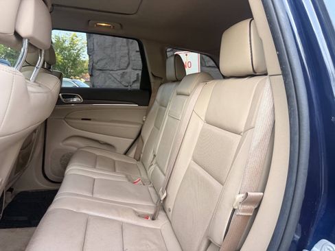 Used 2014 Jeep Grand Cherokee Overland w/ Advanced Technology Group AWD/4WD image 11