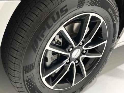 Used 2016 Dodge Grand Caravan SE FWD image 17