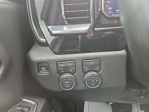Used 2024 Chevrolet Silverado 1500 LT Trail Boss w/ Convenience Package II AWD/4WD image 21