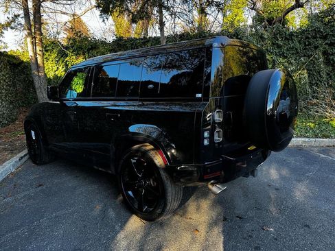 Used 2023 Land Rover Defender 110 V8 image 5