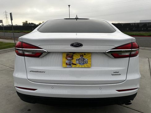 Used 2020 Ford Fusion SE image 18
