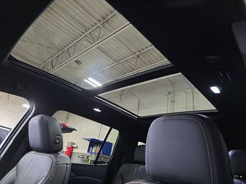New 2026 Chevrolet Traverse High Country w/ LPO, Floor Liner Package AWD/4WD image 32