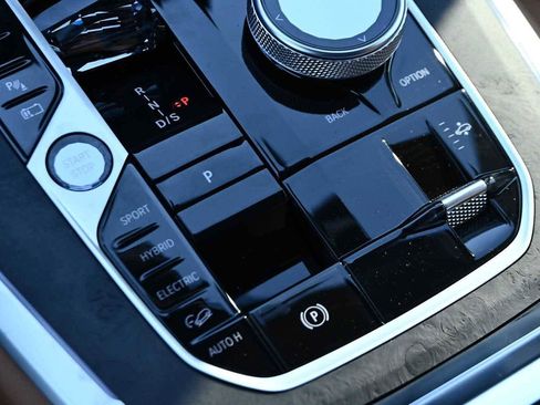 New 2026 BMW X5 xDrive50e image 15