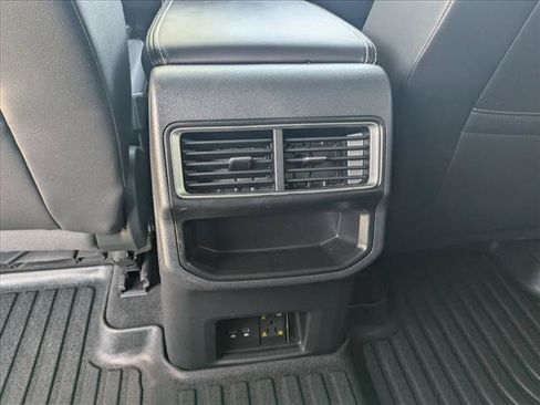 Used 2024 Volkswagen Atlas Cross Sport SE AWD/4WD image 15