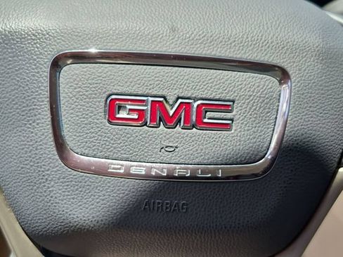 Used 2021 GMC Acadia Denali w/ Denali Technology Package AWD/4WD image 27