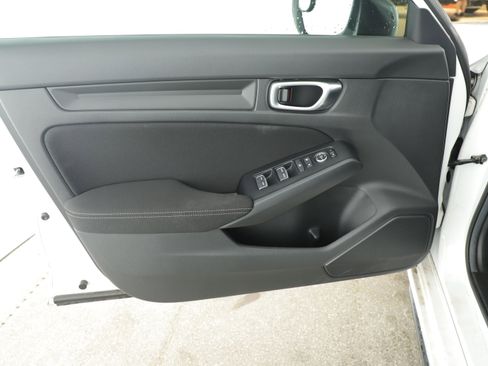 Used 2023 Honda Civic Sport image 6