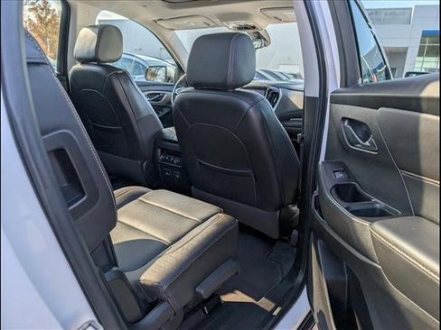 Used 2020 Chevrolet Traverse LT w/ LT Premium Package image 27
