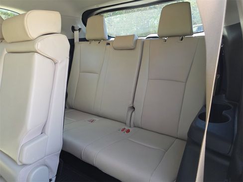 Certified 2022 Toyota Highlander XLE image 22