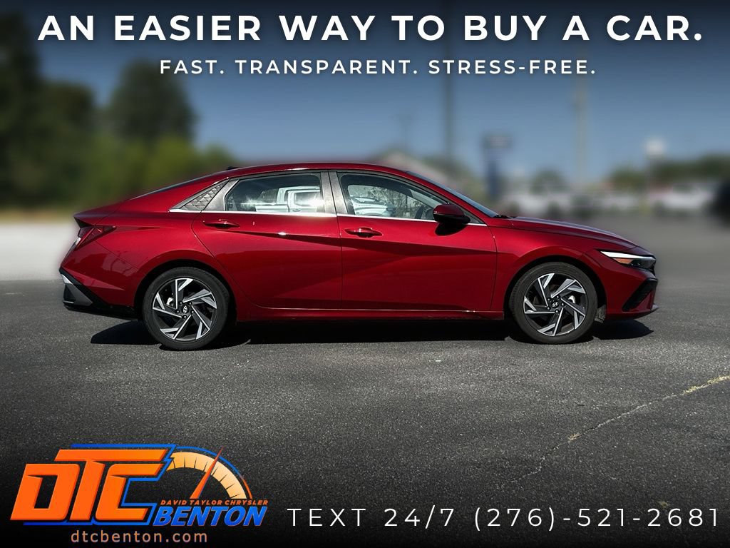 Used 2025 Hyundai Elantra Limited FWD image 3
