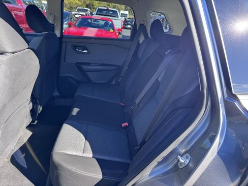 Used 2022 Nissan Rogue SV image 19