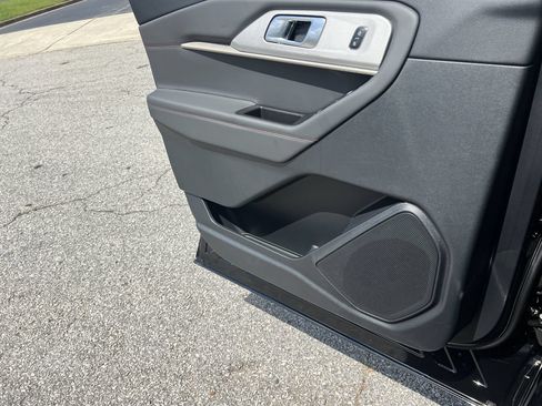 New 2026 Ford Explorer Active RWD image 12