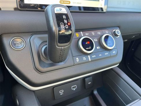 Used 2023 Land Rover Defender 110 S image 29